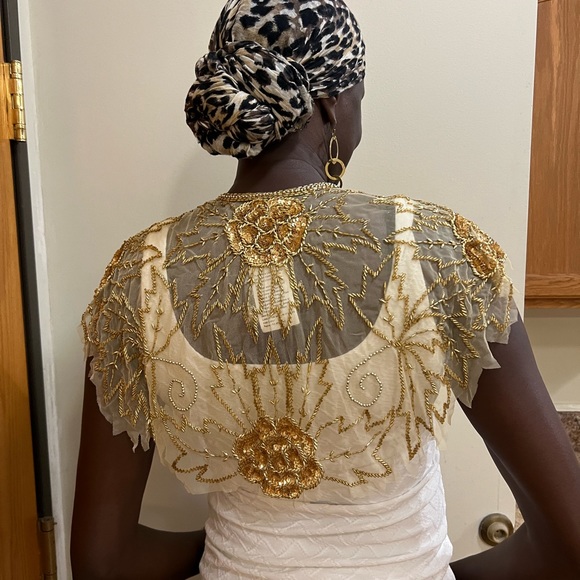 Sheer sequined shoulder throw - Picture 11 of 13